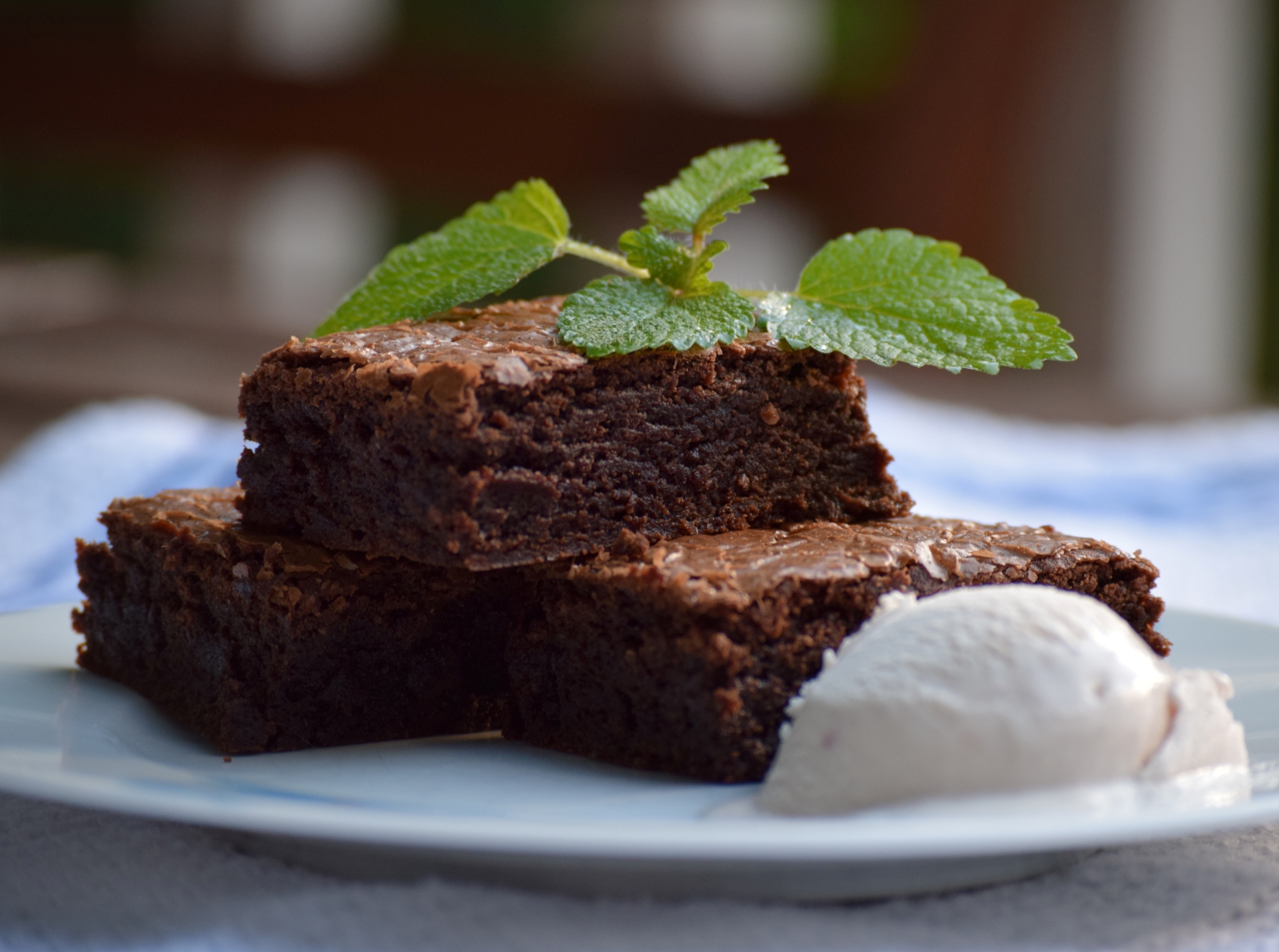 An American Classic – The Chocolate Brownie – taste2taste